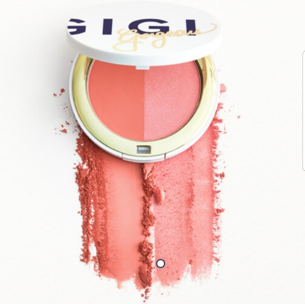 GIGI GORGEOUS

The Only Blush Duo in Authentic + P